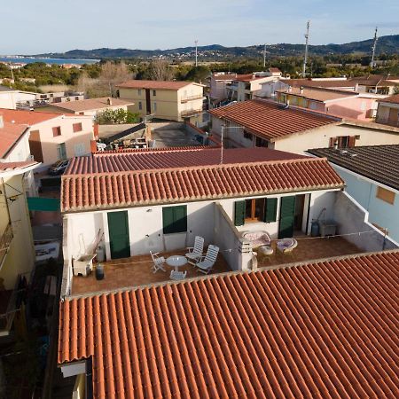 La Casa Di Tonia Apartment La Caletta Luaran gambar