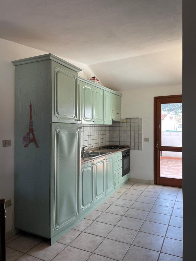 La Casa Di Tonia Apartment La Caletta Luaran gambar