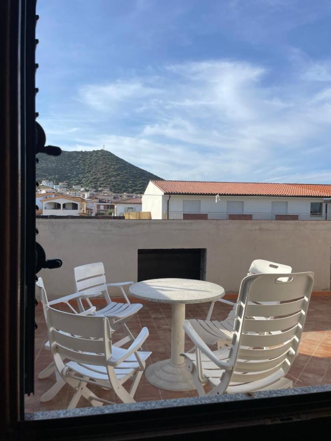 La Casa Di Tonia Apartment La Caletta Luaran gambar