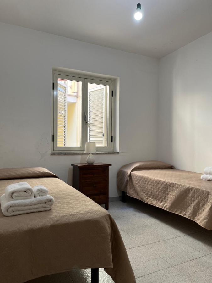 La Casa Di Tonia Apartment La Caletta Luaran gambar