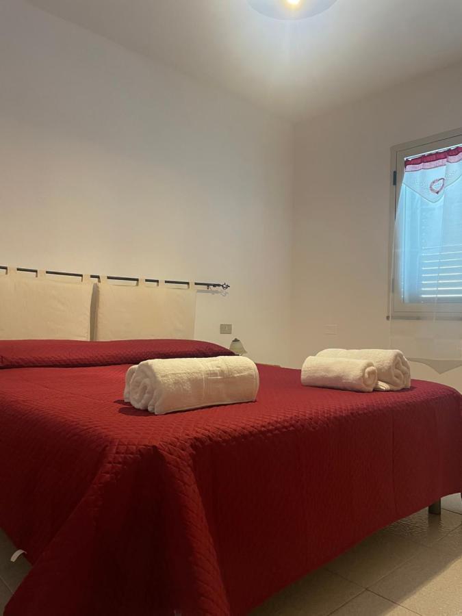 La Casa Di Tonia Apartment La Caletta Luaran gambar